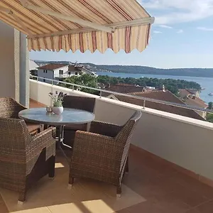 Apartament Javi - Free Private Parking, Trogir